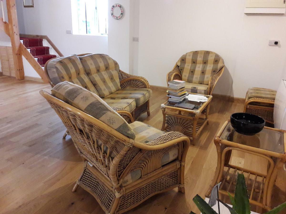 The Barn Annexe, Cefn-Yr-Allt Crickadarn Extérieur photo